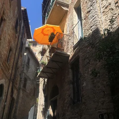 公寓 Il Rifugio Dell' Artista 托迪